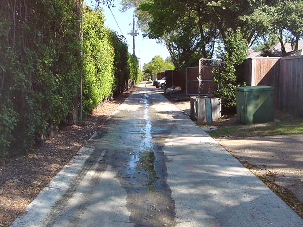 Water-Free Alleyway After Concrete Lifting